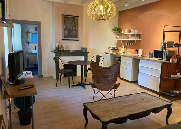 16 Bis-gite-hotel-appartement アパート *