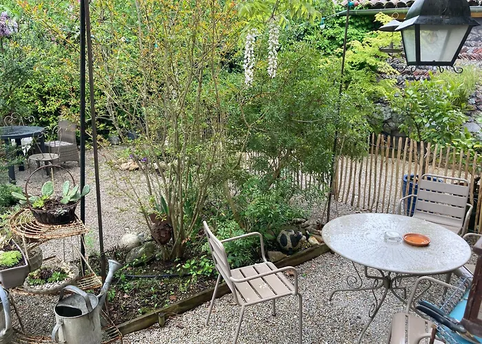 16 Bis-gite-hotel-appartement * Marssac-sur-Tarn